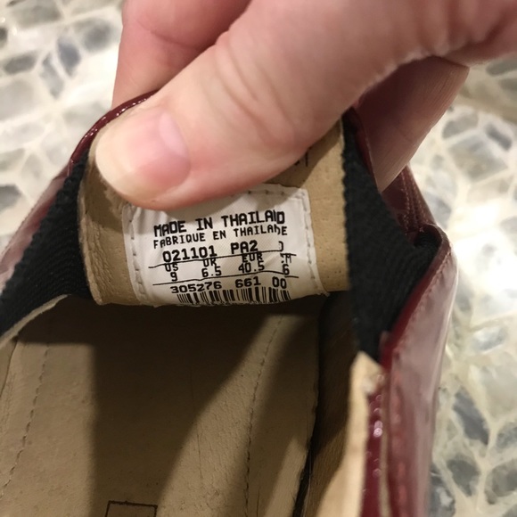 Women’s Nike Golf Shoes Red Patent Leather size 9 - Picture 3 of 4